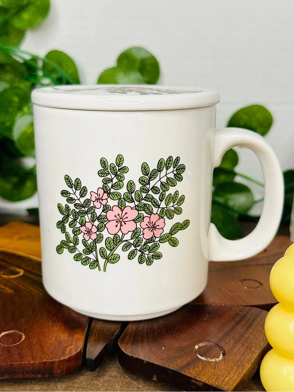 Vintage Cottagecore 90’s Floral Mug With Lid